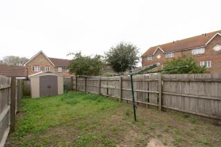 Lovely 5 Bed House with 8 Beds in Thamesmead - Thamesmead - 3