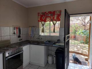 The Green Lizard Self-catering House - Nelspruit - 7