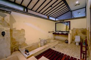 Karvaka Villa -Classic Elegance 3BR Villa in central Berawa, Canggu - Canggu - 4