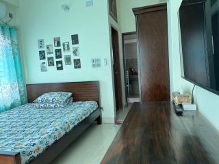 Fully furnished, one bedroom apartment with kitchen, washroom etc B007 - Dhaka - 8