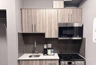Ramada by Wyndham West Edmonton Hotel & Suites - Edmonton - 0