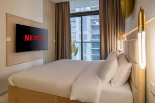 51st Floor Canal View 2BR Luxe Flat - Downtown Dubai - 2