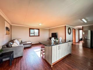 Kings 93 Cabins - 1