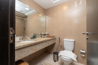 Charming, Sun-Filled 1-Bedroom in Red Residence, Dubai Sports City - Dubai - 8