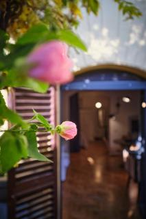 Enchanting Apartment with Patio, Lungarno Firenze - Florenz - 0
