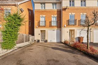 Charming House in Wakefield - Sleeps 6 - 2