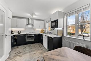 Charming House in Wakefield - Sleeps 6 - 1