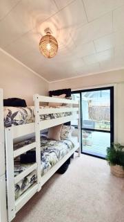 Bowentown Bach - Bowentown - 3