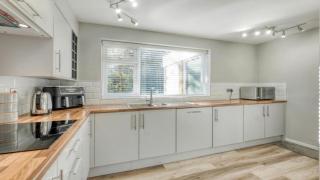 Great Apartment - 4 Bedrooms in London - 6