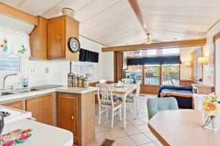 Lakefront Retreat in Badin Shores Resort home - New London - 1