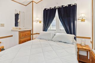 Lakefront Retreat in Badin Shores Resort home - 4