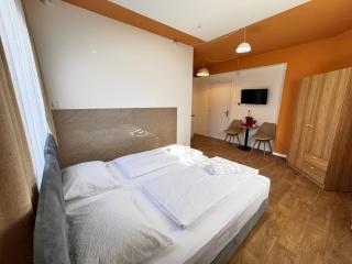 Modern Studio 2 private Kitchenette and Bathroom - Limassol - 6