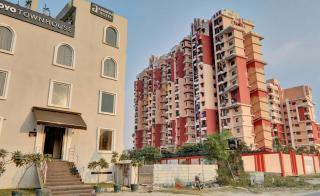 Townhouse Amaraa Hotel Near Phoenix Palassio - Nilmatha - 9