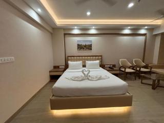 The Pearl Club Resort - Shānti Niketan - 4