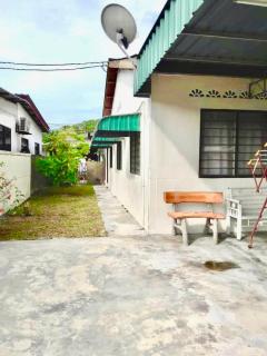 IZDiQ BATU FERINGGHI - Teluk Bahang - 4
