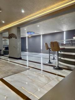 Accommodation Front - Extraordinary 6 Sleeper Overlooking The Ocean - Durban - 9