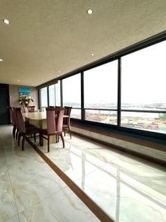 Accommodation Front - Extraordinary 6 Sleeper Overlooking The Ocean - Durban - 1