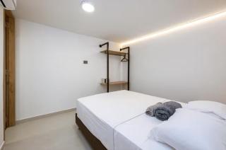 Luxury 5BR 6Bath Apartment with Jacuzzi in Manila - 7