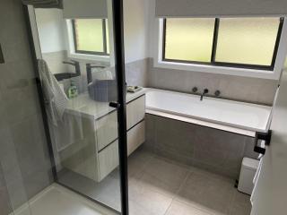 Eureka Gold Stays 2 bedrooms 2 bathrooms Wendouree No pets - Wendouree - 3