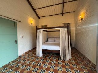 Cliff House, 3BR LUX Farmhouse 2km to Rajpur Road - Dehradun - 3