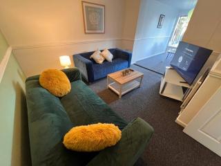 4 Bed Comfy House - 4