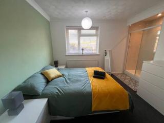 4 Bed Comfy House - Norwich - 1
