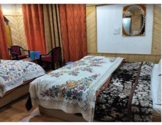 Hotel Kesar, Near Lidder River, Pahalgam - Pahalgām - 5