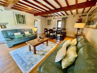 Pass the Keys Exceptional Location Barn Conversion for 6 Pets - Longnor - 8