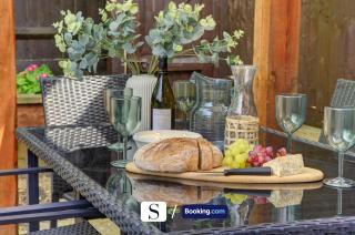 LastMinOffer 10pc Off I A Lovely Executive Home for Families or Contractors I A Lovely Garden and Parking Space I Wifi I Early check-in or Long Term Rates Available I SILVA Short Term Lets 4 out of 5 from over 650 stays - Loughton - 1
