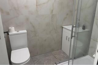 1 Bed Flat - Sleeps 2 - Parking - Wifi - 7