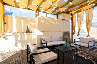 Urban Nest - Loft with Private Rooftop Garden - 7