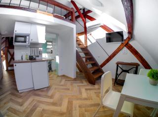 Tóni Villa - Budapest - 6
