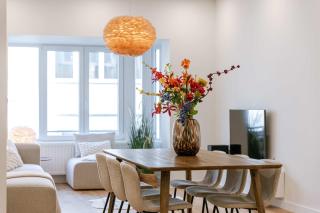 Huswell - Charming Central Apartment in Ostend - Perfect for 7 Guests - Ostend - 0