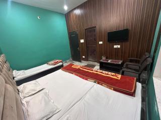 The Gateway Banaras Guest House - 8