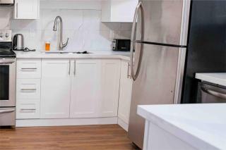 Adorable 3 Bedroom Apartment with Free Parking - 4