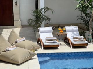 LUX 3 Bedroom Villa 5min Walk to the Beach - 0