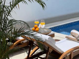 LUX 3 Bedroom Villa 5min Walk to the Beach - 9