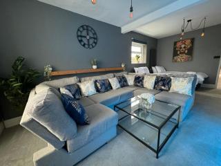 Cricklade House - Sleeps 10, Long Stay, Parking, Wifi - Swindon - 9