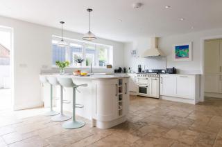 Chic 4-Bed Coastal Retreat in Heart of Bosham - Bosham - 3