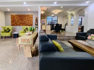 Golden Villa with 5 Rooms - Sibu - 7