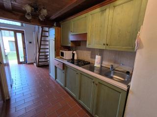 23 Mountain Views & Poolside Bliss Wi-Fi and Parking Free! - 7