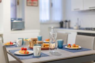 Charming 2-Bedroom Apartment in Milanese Building - Milan - 3