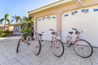 Gulf Access, Heated Pool, Bicycles, & More - Coral Coast Villa - Roelens - 4