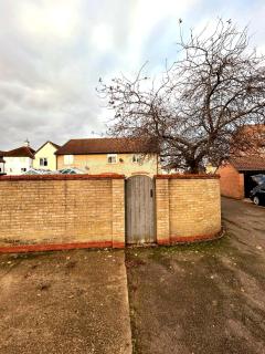 2 Bedroom House off A12 Colchester - Lexden - 1