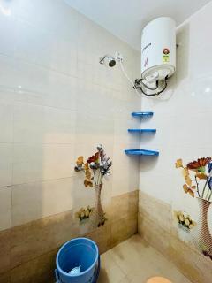 Om Home Stay 3Bhk Near Ram Mandir - Ayodhya - 9