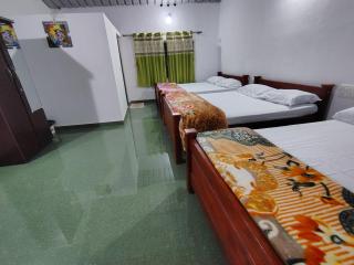 Lake Flower Homestay - 4