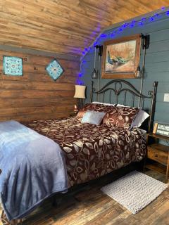 Carlton Cabin at Lake of Egypt 500 Sq Ft - Goreville - 5