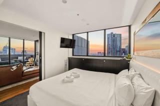 Eiffel Tower - Amazing 28th Floor Apt w parking - 1
