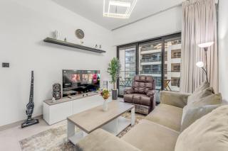 Binghatti 1-Bedroom Dream Stay - 5