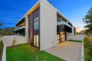 Spacious and Modern 2BR in Prime Location Burwood - Burwood - 6
